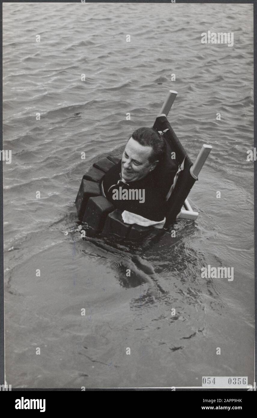 Floating emergency stretcher hi-res stock photography and images - Alamy