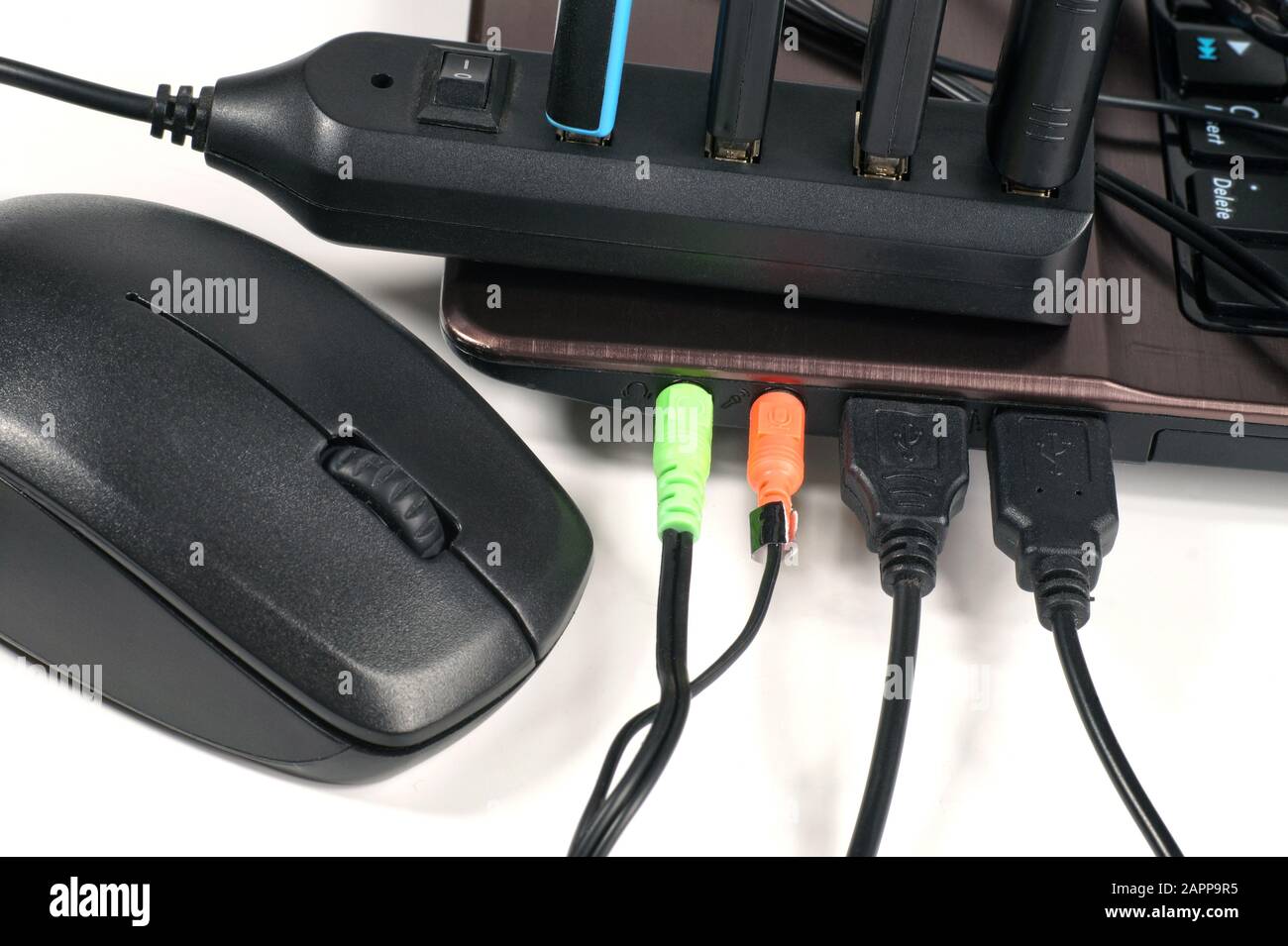 Fully used USB hub (each device has a device plugged into it 
