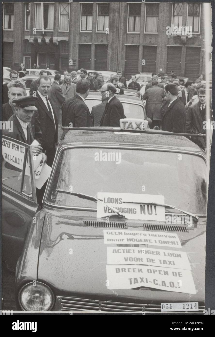taxis, demonstrations, Protests, wage increase Date: March 28, 1965 Location: Amsterdam, Noord-Holland Keywords: Protests, demonstrations, wage increases, taxis Stock Photo