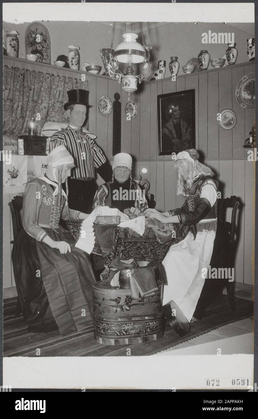 Costume department Openair museum Arnhem, Marker wedding group Date