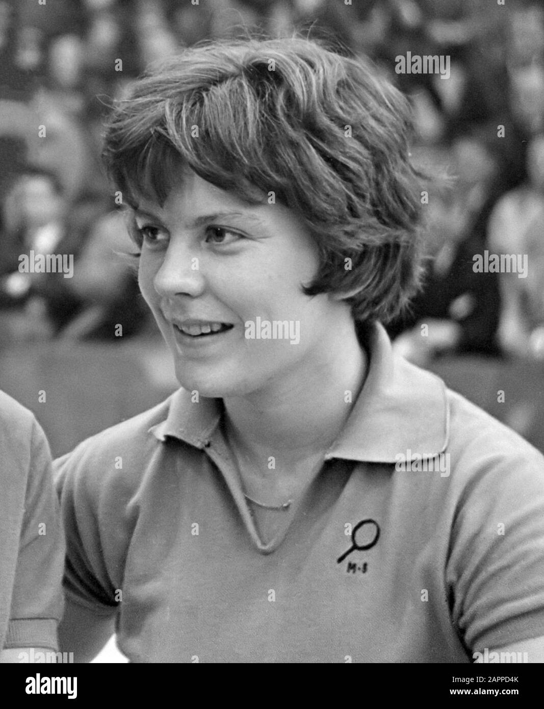 Table tennis championships in Utrecht. International tournament number 14 Diana Rowe and Miss Shannon (15+16) .*October 6, 1963 Stock Photo