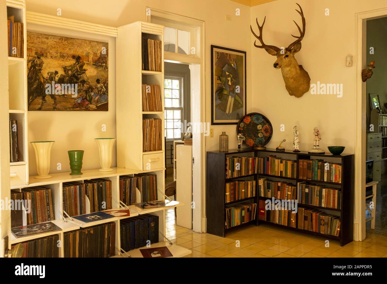 Living room, Finca Vigía. Havana, Cuba Stock Photo - Alamy