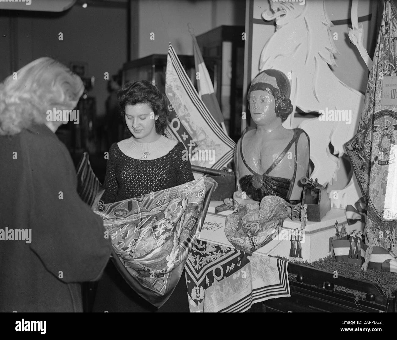 Loden Betrader at exhibition at FirmaGerzo, Den Haag Date: 11 January 1949 Keywords: exhibitions Stock Photo