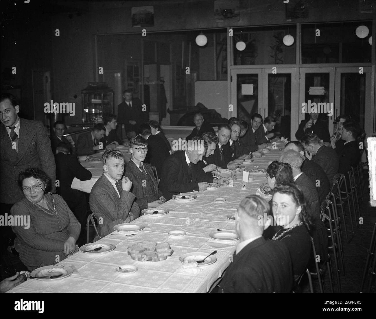Hoogovenschaaktournament. Dinner Date: January 15, 1949 Keywords: diner ...