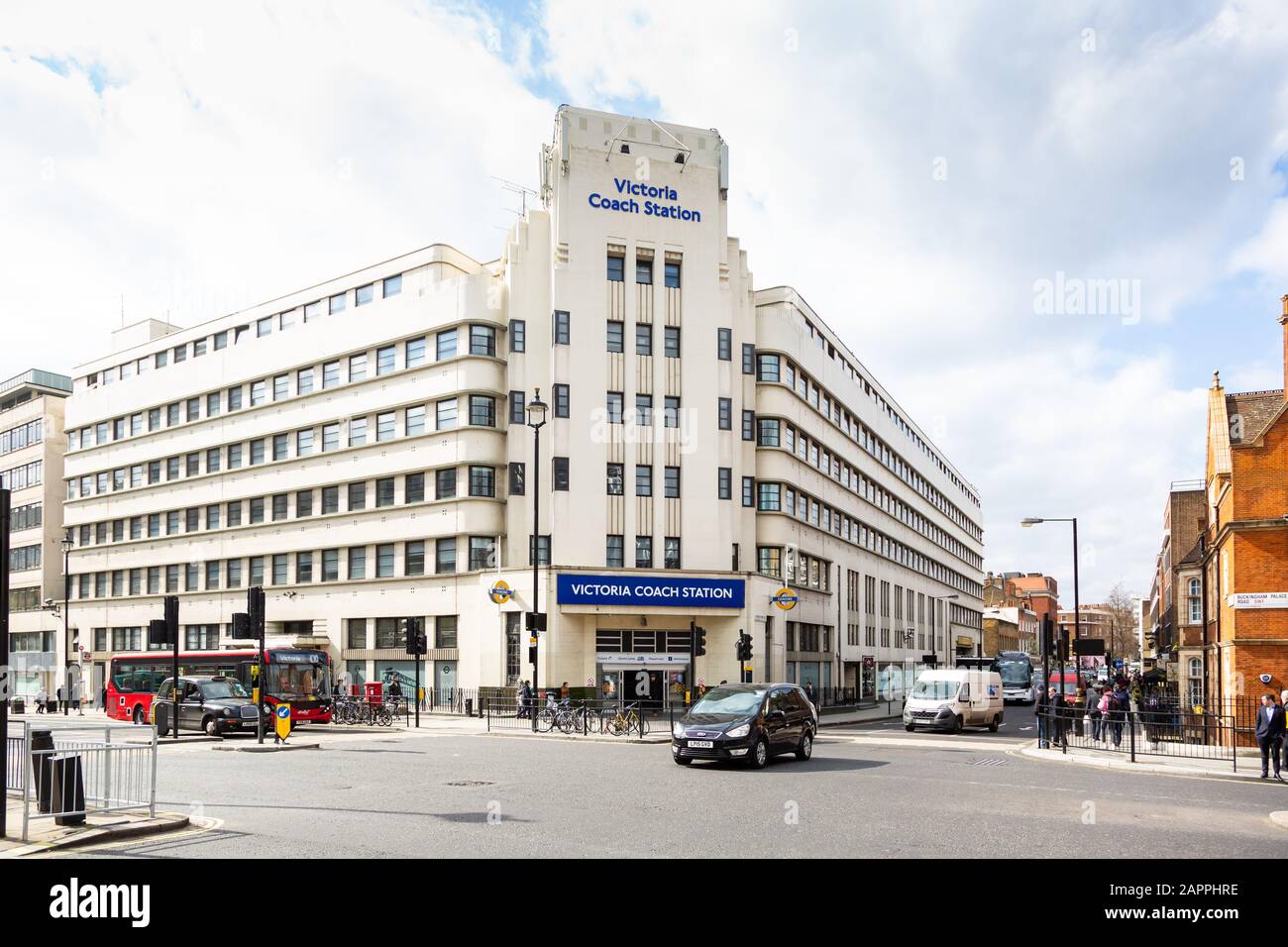 Victoria Coach Station On Buckingham Palace Road Stock Photo Alamy victoria-coach-station-on-buckingham-palace-road-stock-photo-alamy