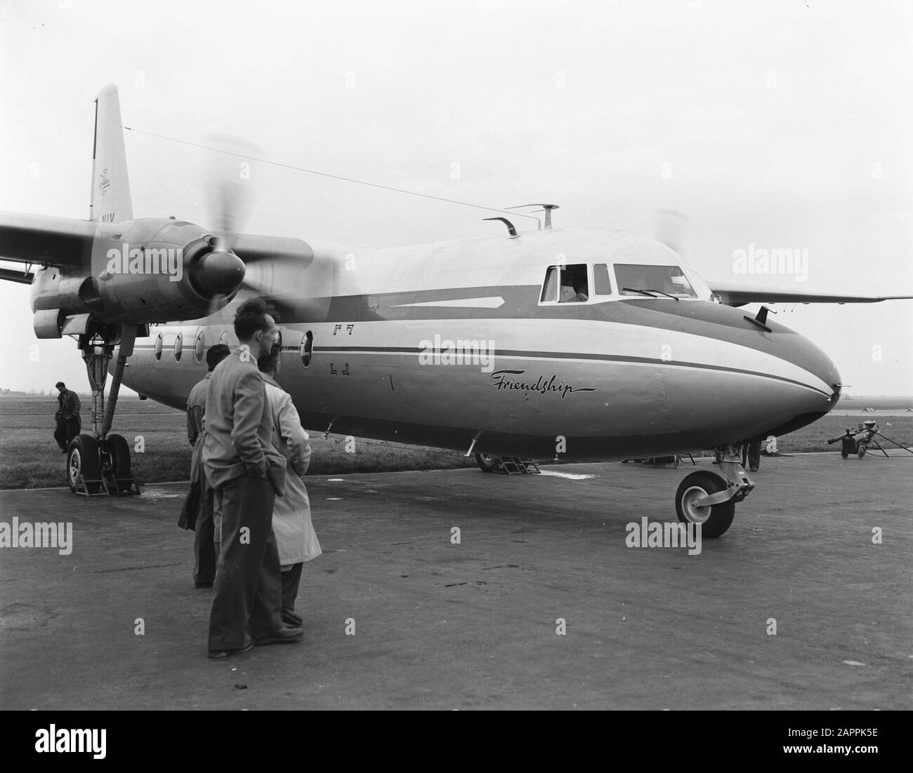 1950s airplane passenger Black and White Stock Photos & Images - Alamy