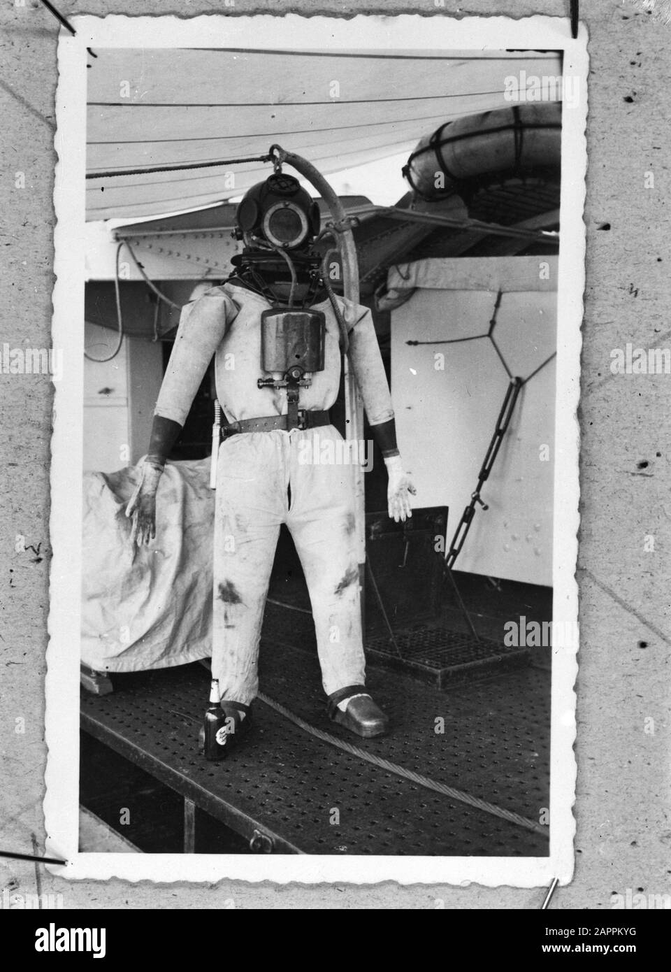 Diving suit suits hires stock photography and images Alamy