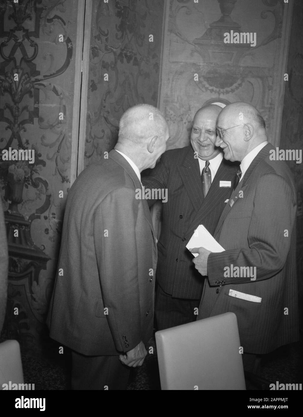 Press conference by Robert Schumann on the basis of Fondation europeenne de la culture in the Rijksmuseum Date: 22 November 1957 Keywords: press conferences Personal name: Schumann, Robert Stock Photo