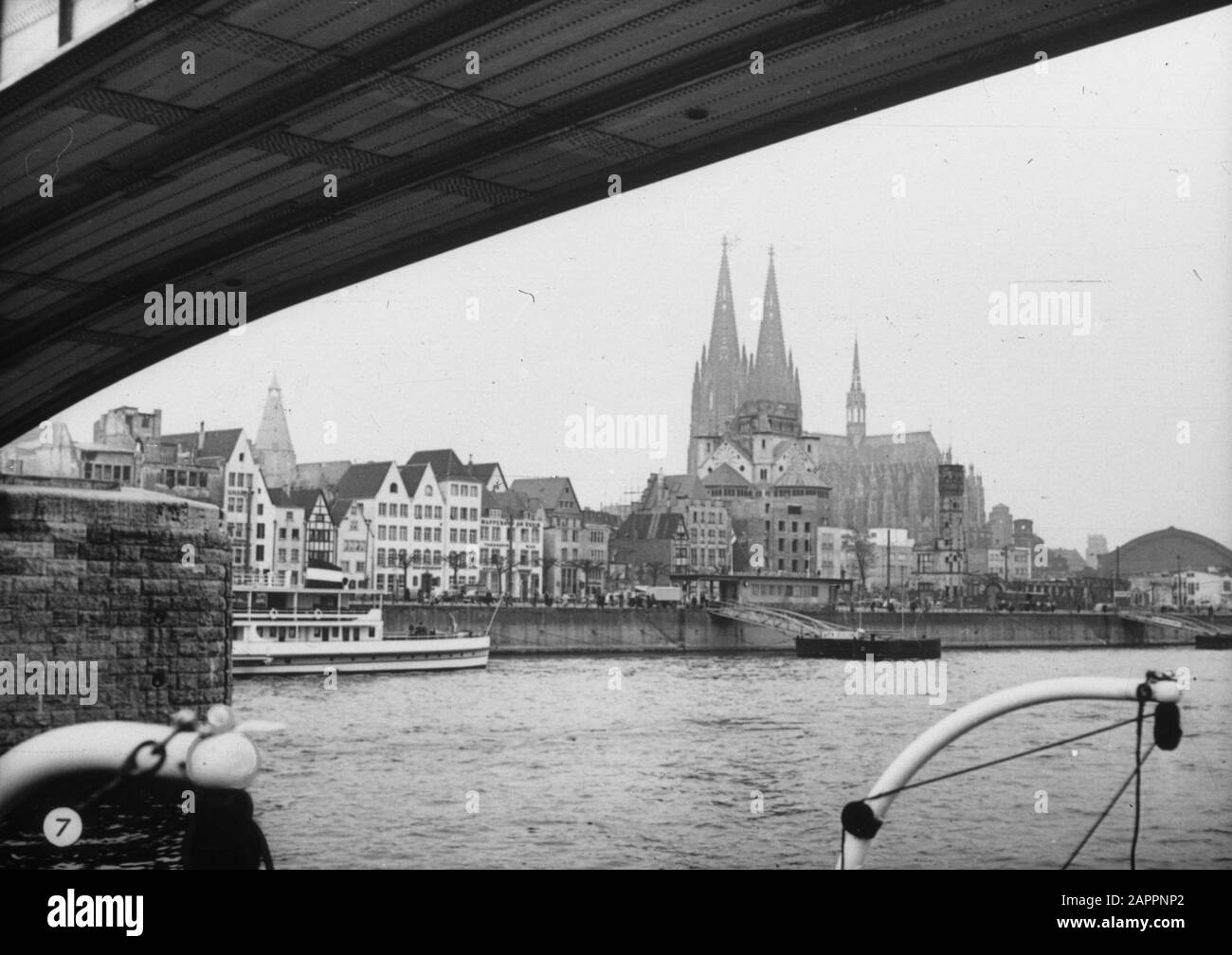 Dutch glory on the Rhine Rhine navigation, reportage from tugboat Damco