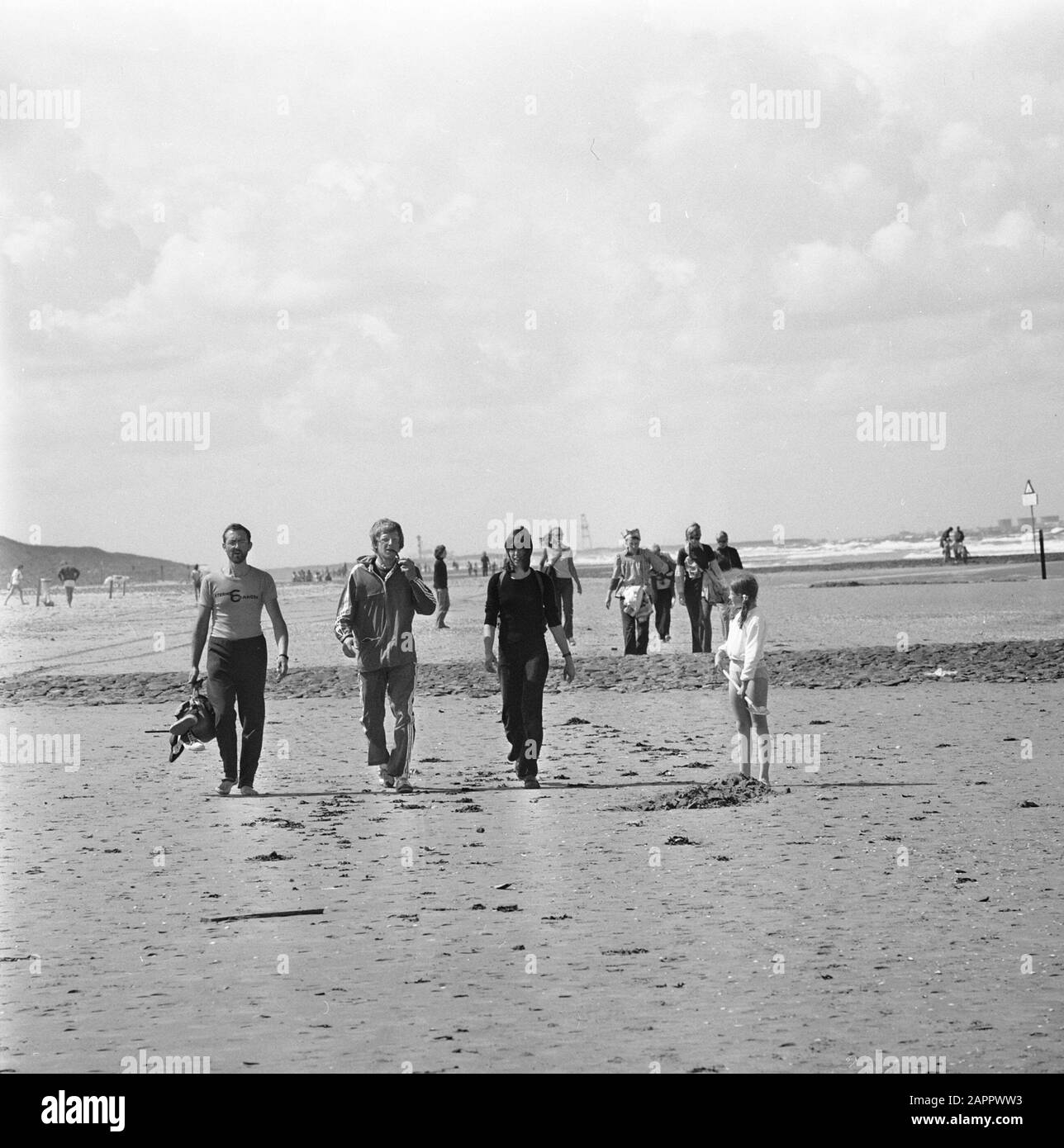 Strandsix days started, participants on the road Date: 23 July 1973 Location: Corner of Holland Keywords: participants, beaches, six-day Stock Photo