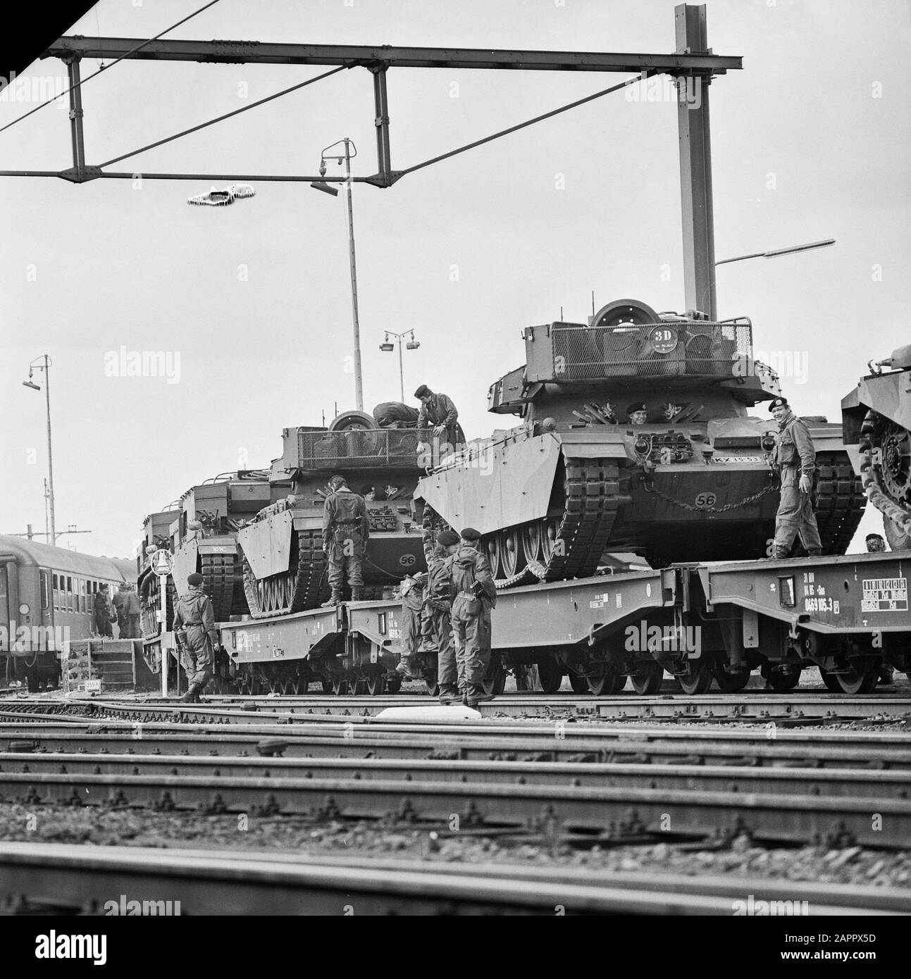 Escadrons tanks depart from station Amersfoort for big exercise Big Ferro in West Germany Date: September 10, 1973 Location: Amersfoort Keywords: TANKS, exercises, stations Personal name: Big Ferro Stock Photo