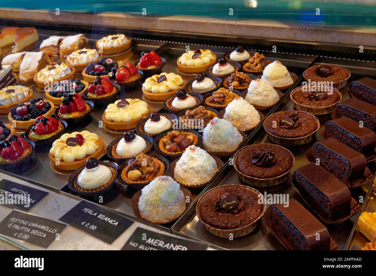 cakes hires stock photography and images Alamy