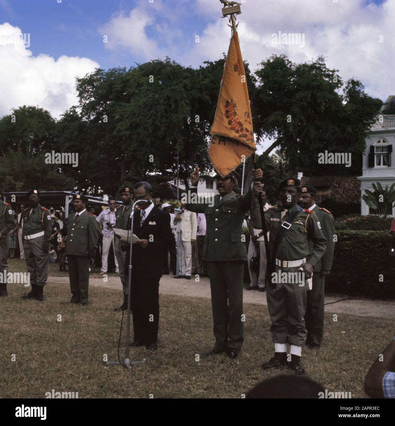 Surinamese army in action; speech President Ferrier during transfer banner Date: November 1975 Location: Suriname Keywords: ARGER, banners Person name: FERRIER PRESIDENT Stock Photo
