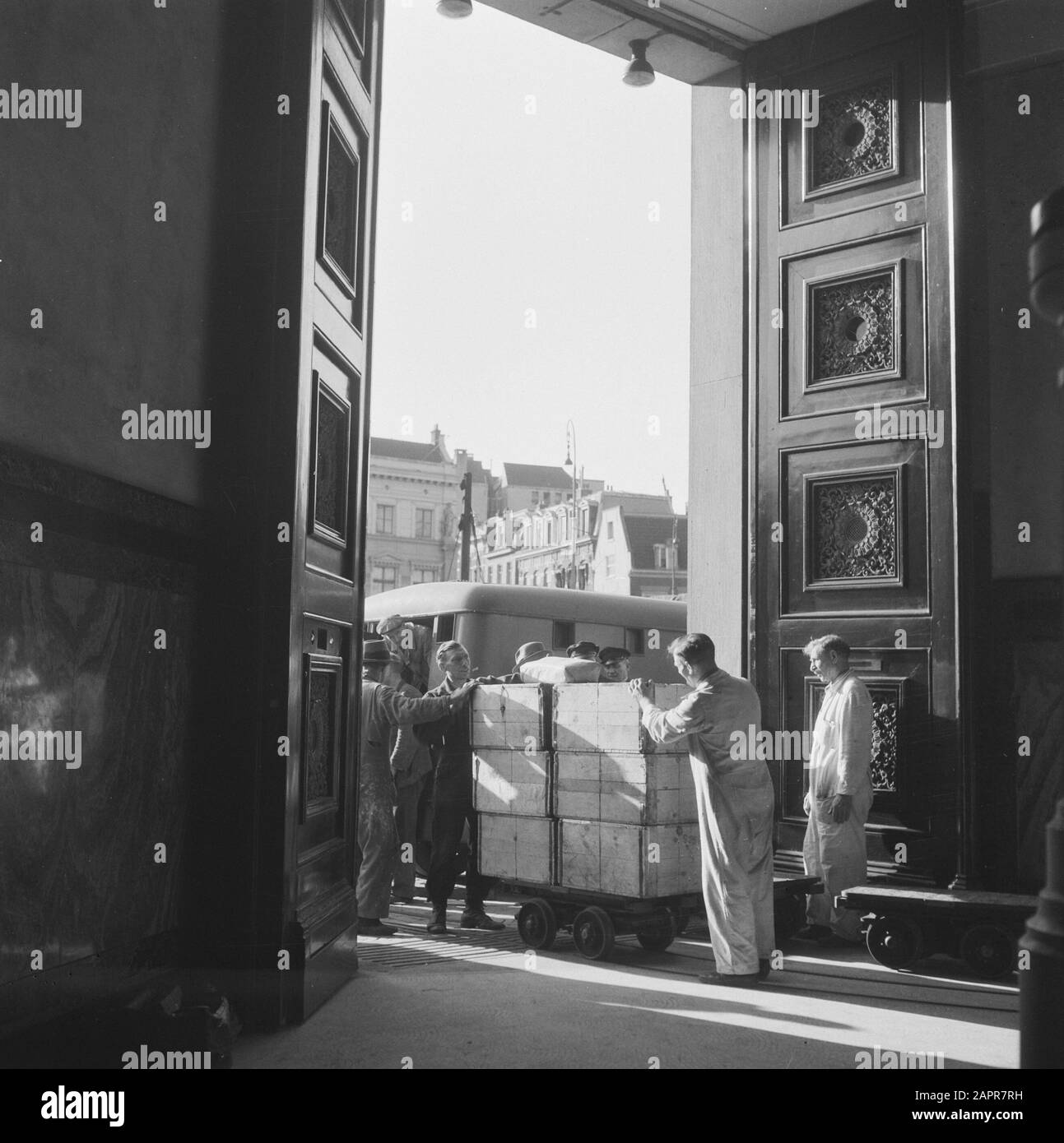 Central bank money Black and White Stock Photos & Images - Alamy