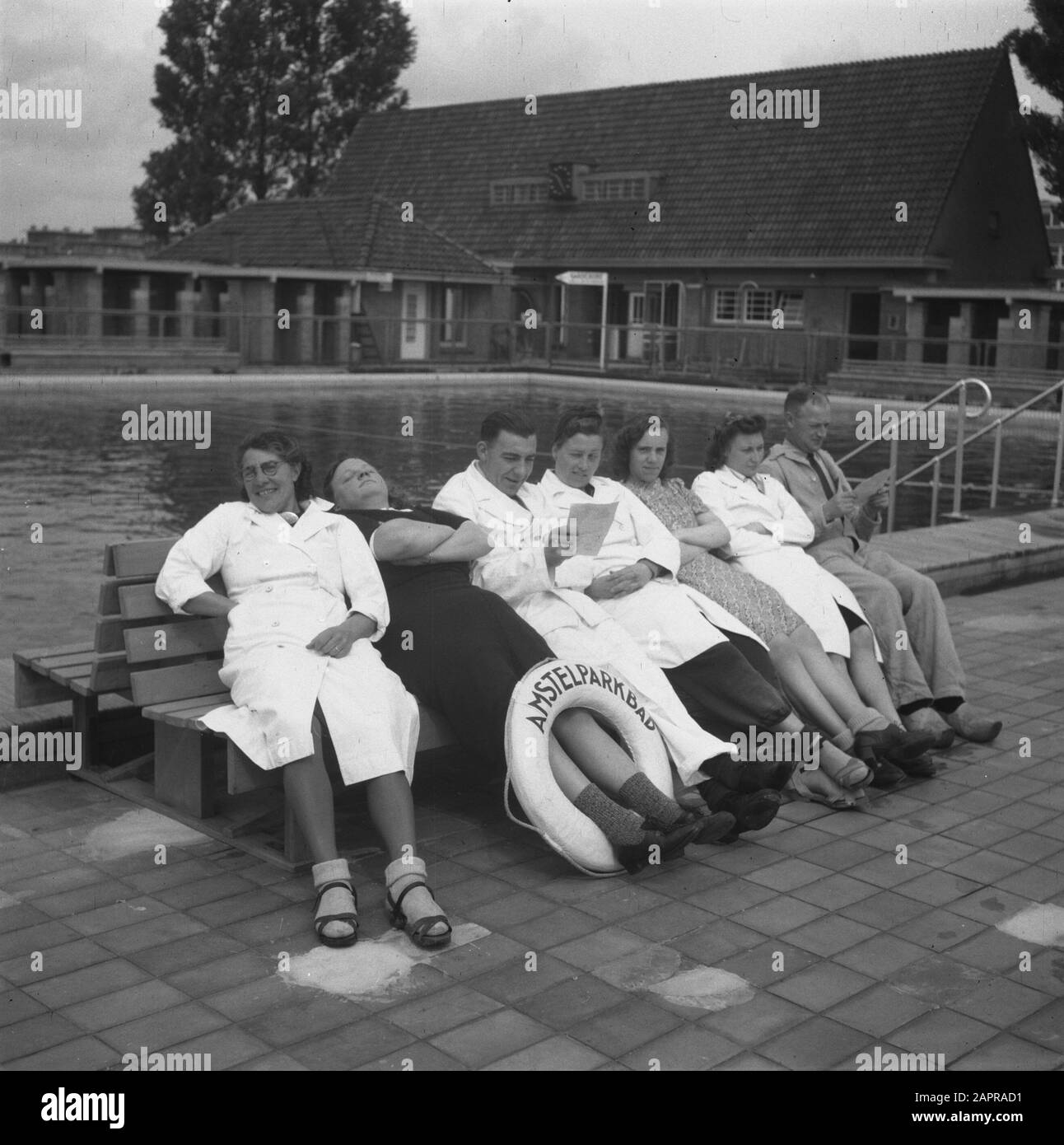 Opening pool Date May 18, 1946 Keywords Openings, swimming pools