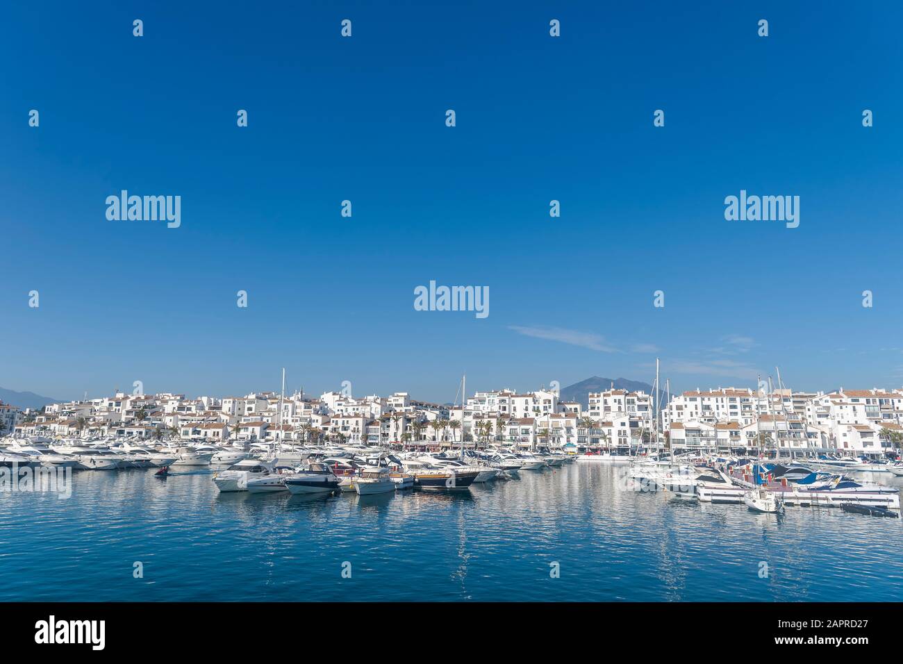 Puerto banus marbella shopping hi-res stock photography and images - Alamy