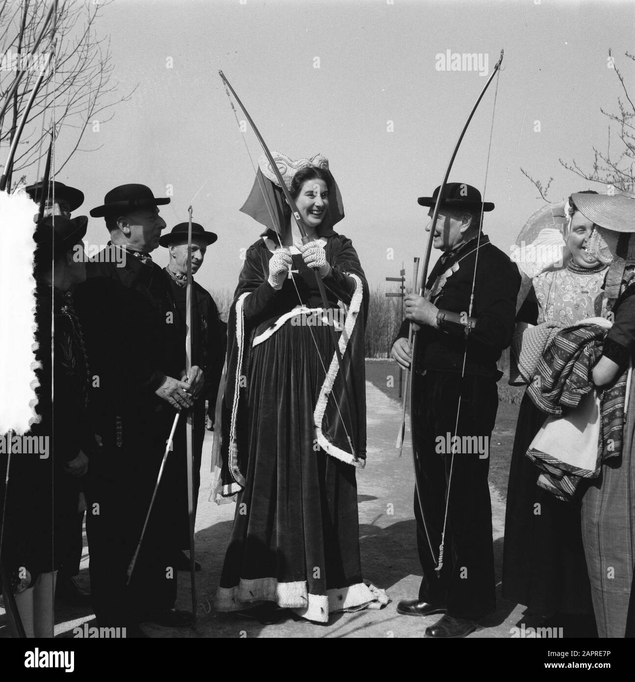 Апрель 1954. Дзержинск история. Апрель 1954. Апрель 1954. Хрущев в 30.