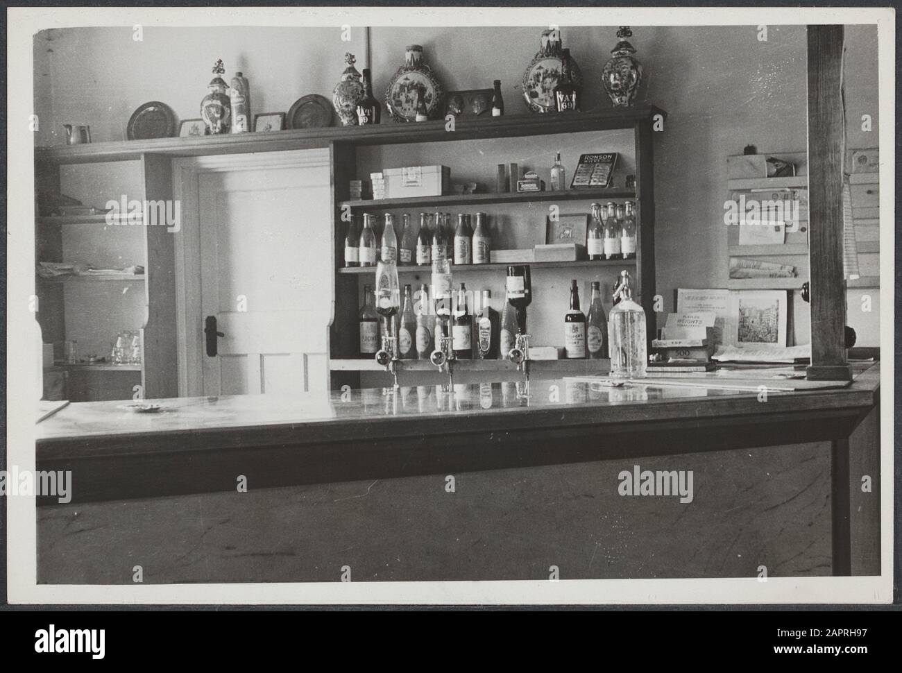 War Miscellaneous Canteen and recreation rooms in the Dutch army camp