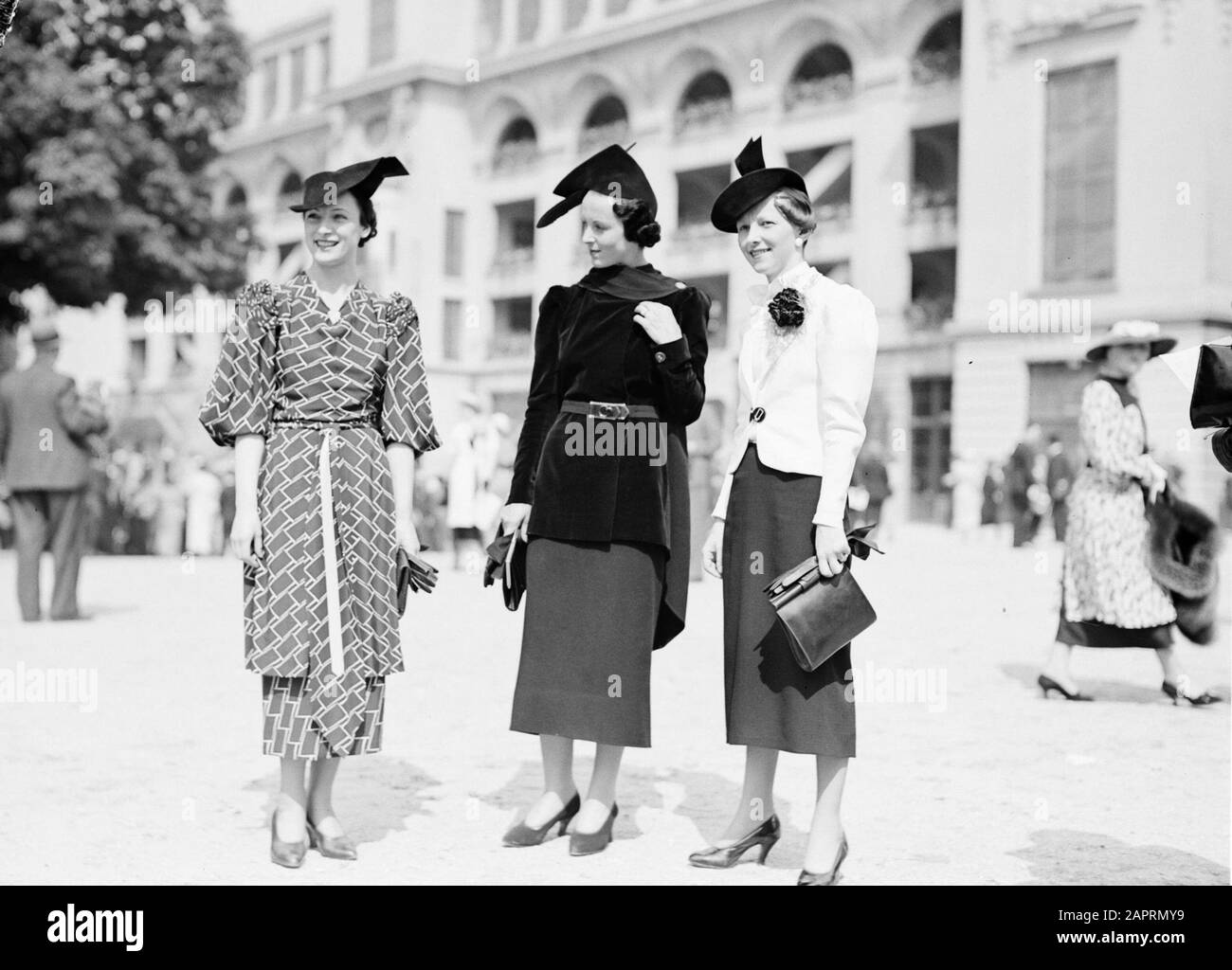 Fashion photos in Auteuil Three women with hats Date: 28 June 1936  Location: France, Paris Keywords: headgear, clothing, fashion Stock Photo -  Alamy