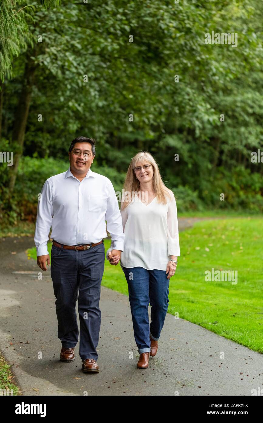 Mature chinese couple hi-res stock photography and images - Alamy
