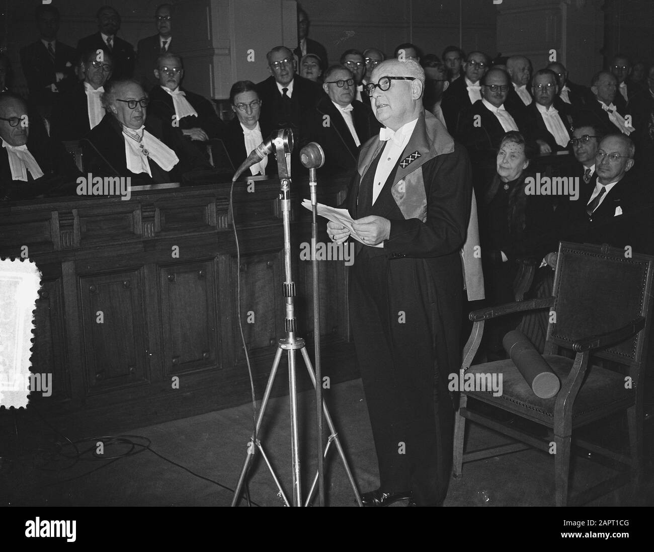 University of Amsterdam gives honorary doctorate at Adriaan Pelt