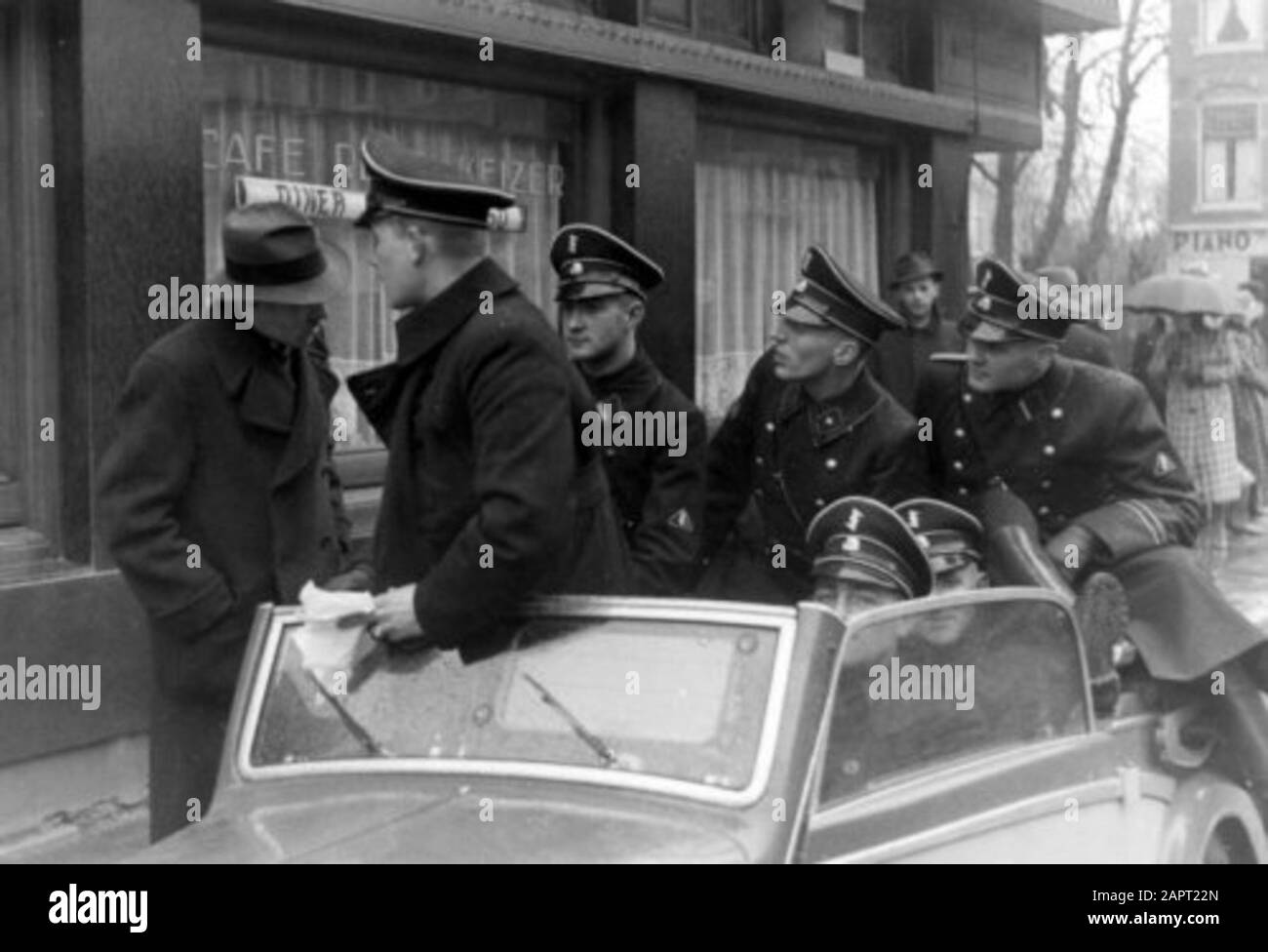 Ss men hi-res stock photography and images - Alamy