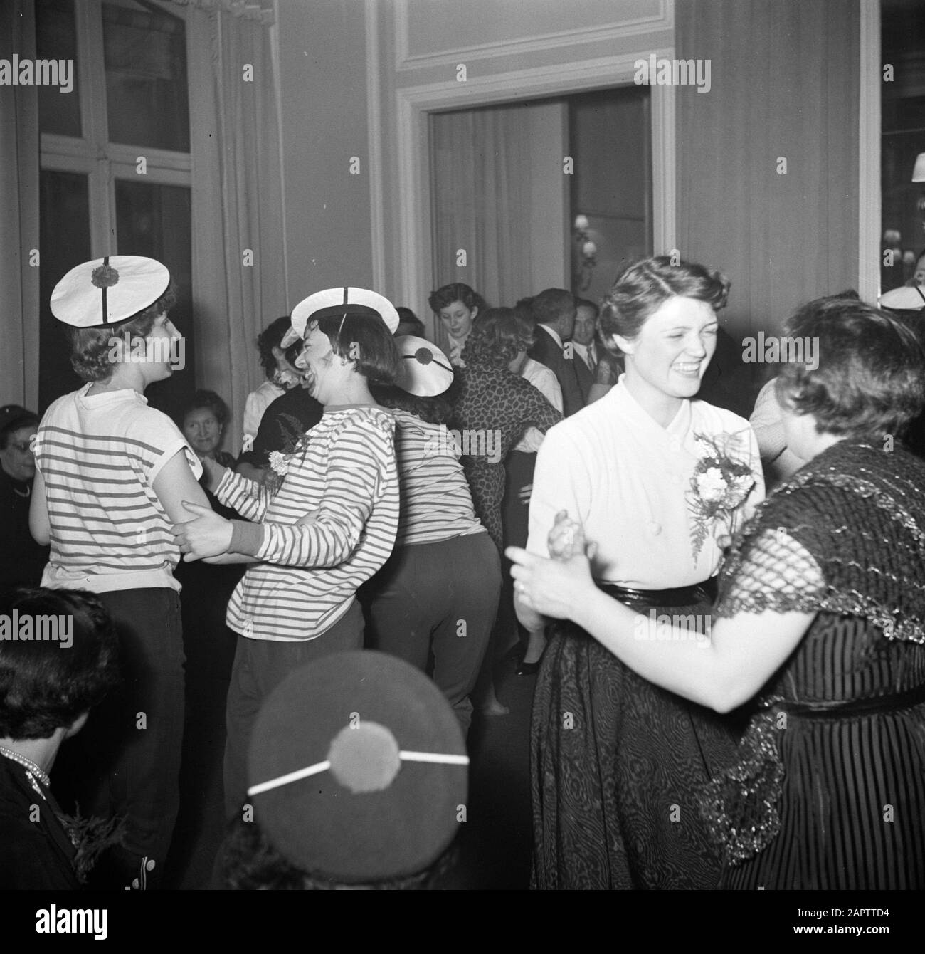 FESTIVAL OF THE Catherinettes Single Women Under 25 France on Nove- Old
