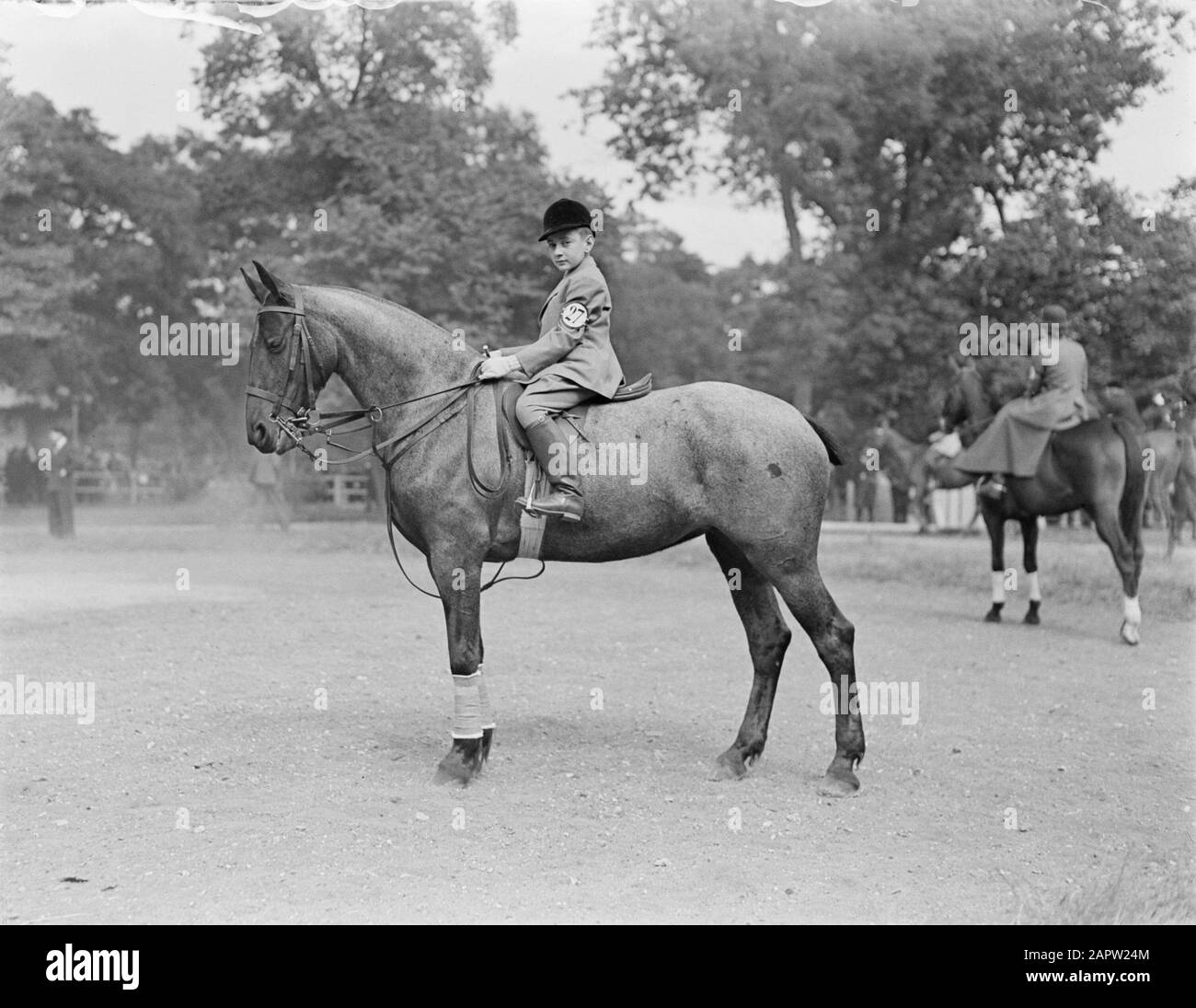 Reportage Paris Boy on horse, Riding school Neuilly, Paris Date: 1936 ...