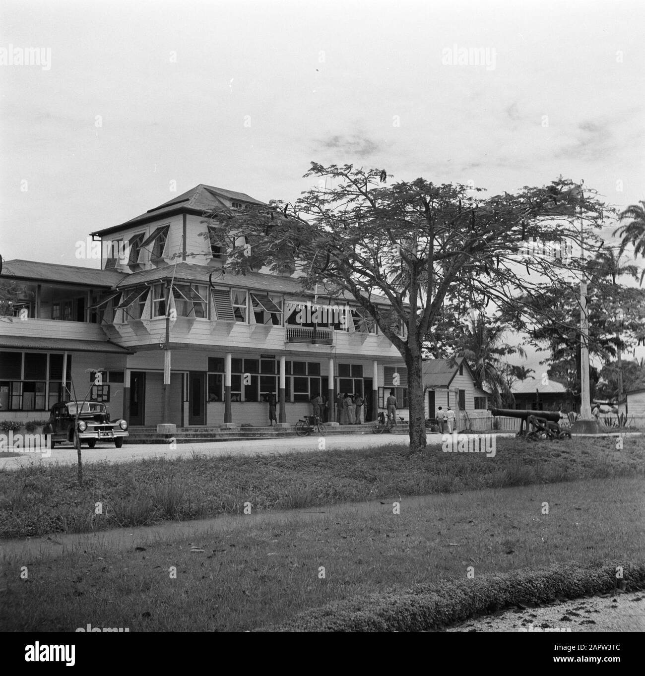 Travel to Suriname and the Netherlands Antilles  Office of the District Commissioner in New Nickerie Date: 1947 Location: Nickerie, Suriname Keywords: buildings Stock Photo