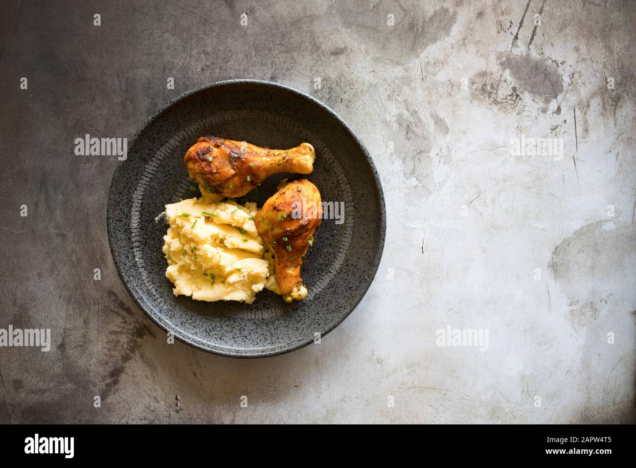 Chicken and Mashed Potatoes Stock Photo - Alamy