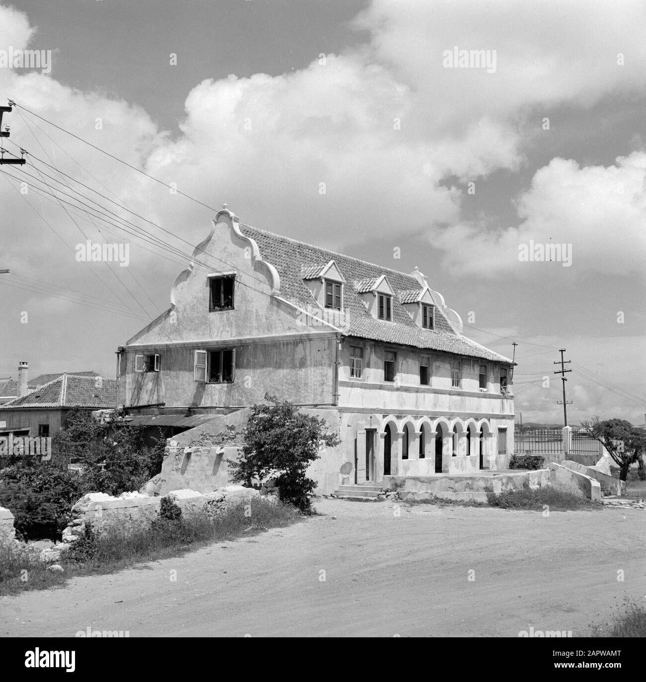 Netherlands Antilles and Suriname at the time of the royal visit of Queen Juliana and Prince Bernhard in 1955  Manor Habaai near Willemstad Date: 1 October 1955 Location: Curaçao, Dutch Antilles, Willemstad Keywords: country houses Stock Photo