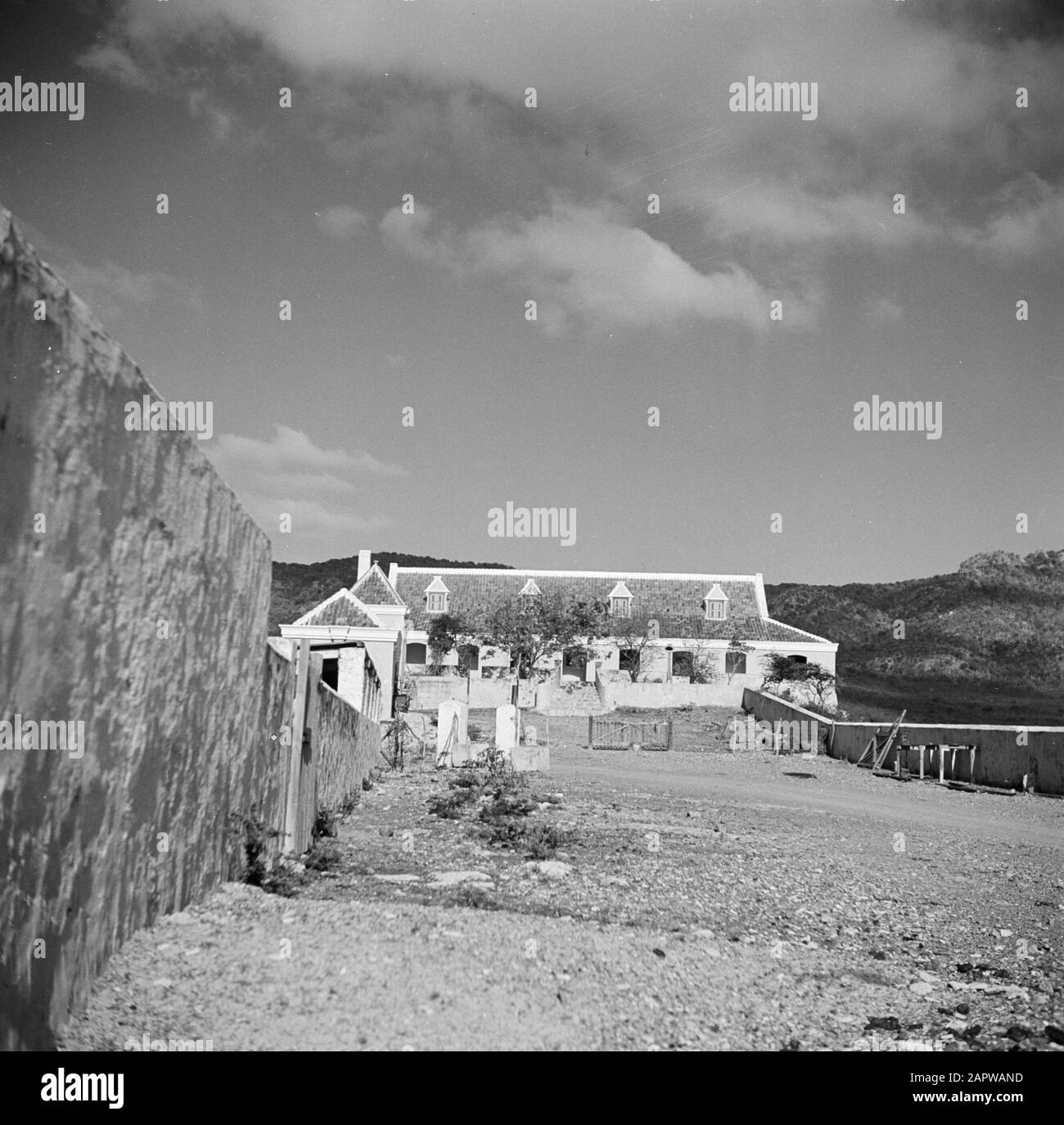 Journey to Suriname and the Netherlands Antilles  Country House Cut on Curaçao Date: 1947 Location: Curaçao Keywords: country houses Stock Photo