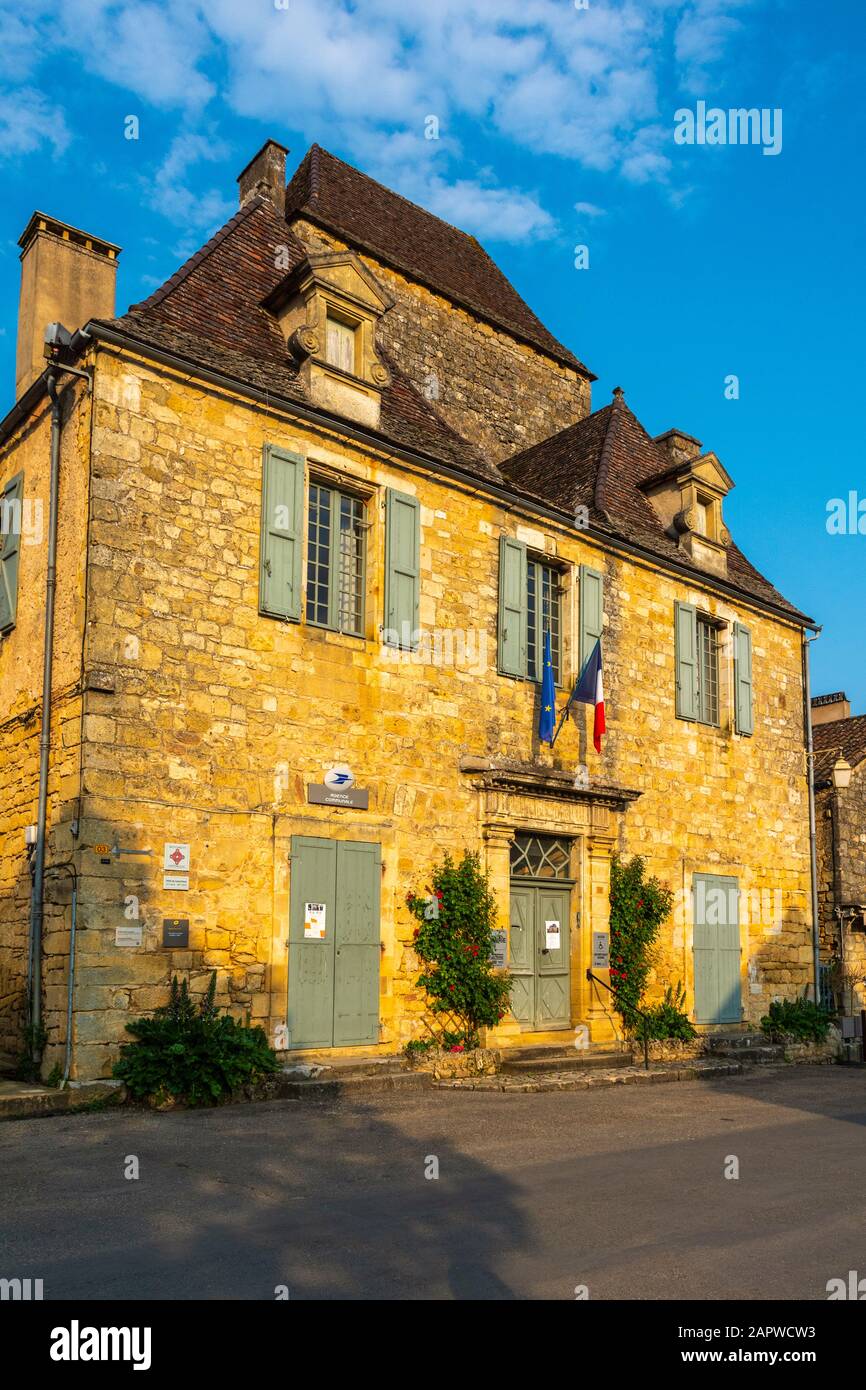 France, Dordogne, Domme, Place de la Halle, Maison du Gouverneur, town hall Stock Photo