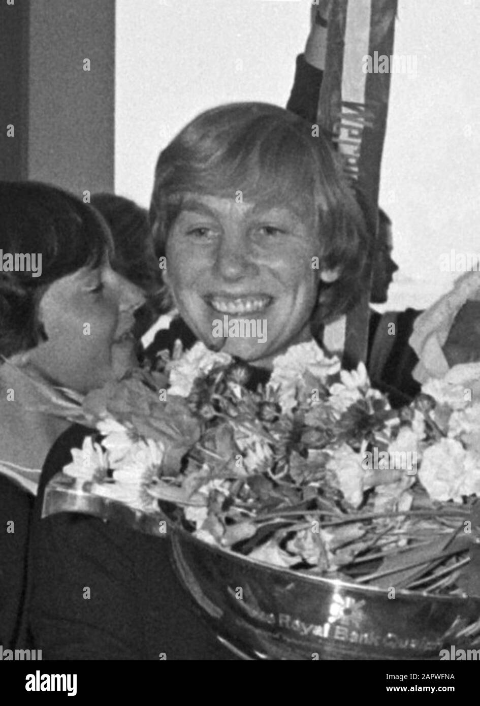 Arrival from Canada of world champion women's hockey Netherlands at Schiphol. Captain Maria Mattheussens with the cup; Stock Photo