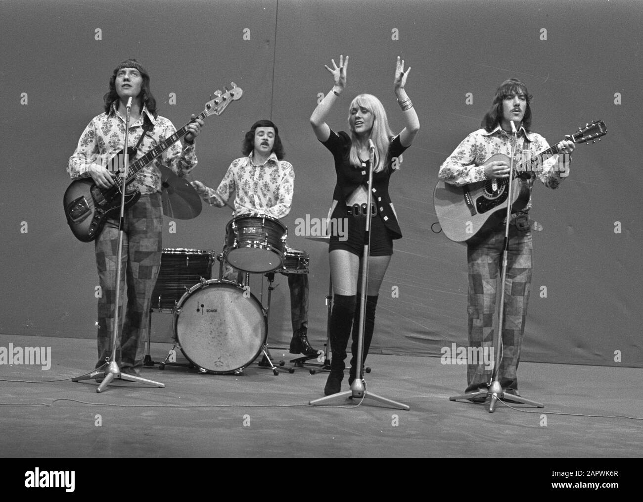 Pop group Middle Of The Road during a performance for the television show  Toppop. Popband Middle Of The Road in concert on the Dutch TV program Toppop  Stock Photo - Alamy