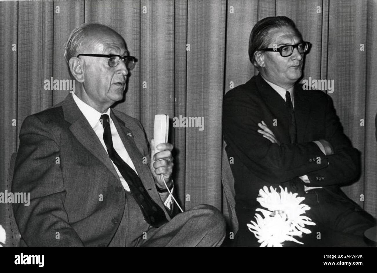 Prof Muntendam (PvdA) (left), chairman of the State Committee on Population Issue to speak during a press conference. Amsterdam, the Netherlands, 25 July 1972.; Stock Photo