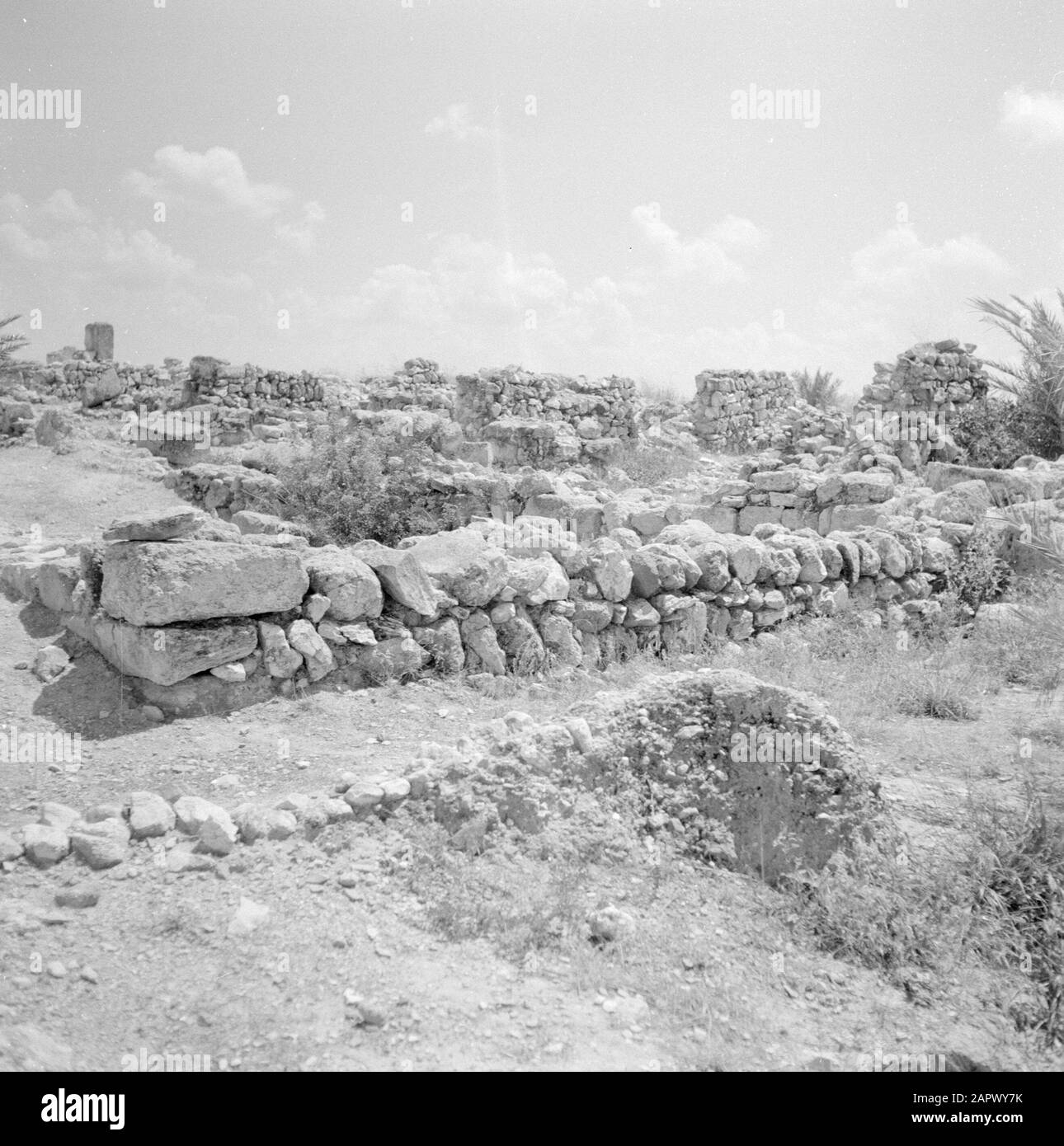 Meguido Israel: excavations Megido (Megiddo) Excavations Complex ...
