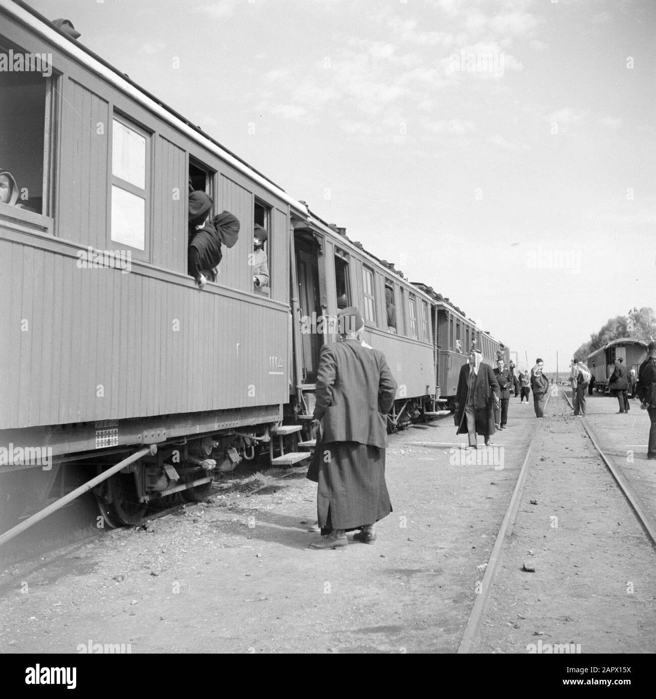 Goodbye At Train Station Black And White Stock Photos Images Alamy goodbye-at-train-station-black-and-white-stock-photos-images-alamy