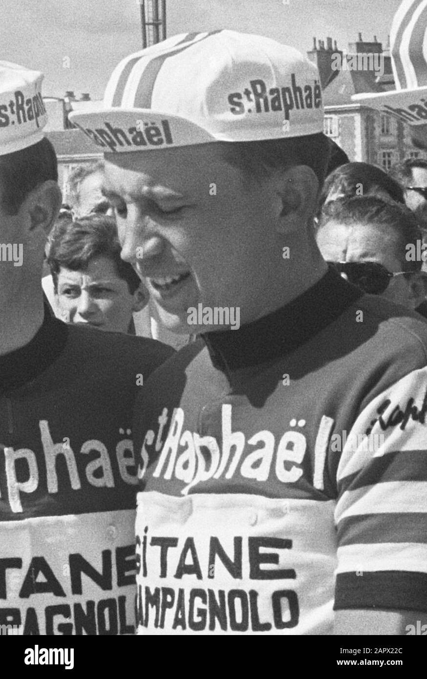 The St. Raphael-Gitanes team: Pierre Everaert Date: 24 June 1964 Stock Photo