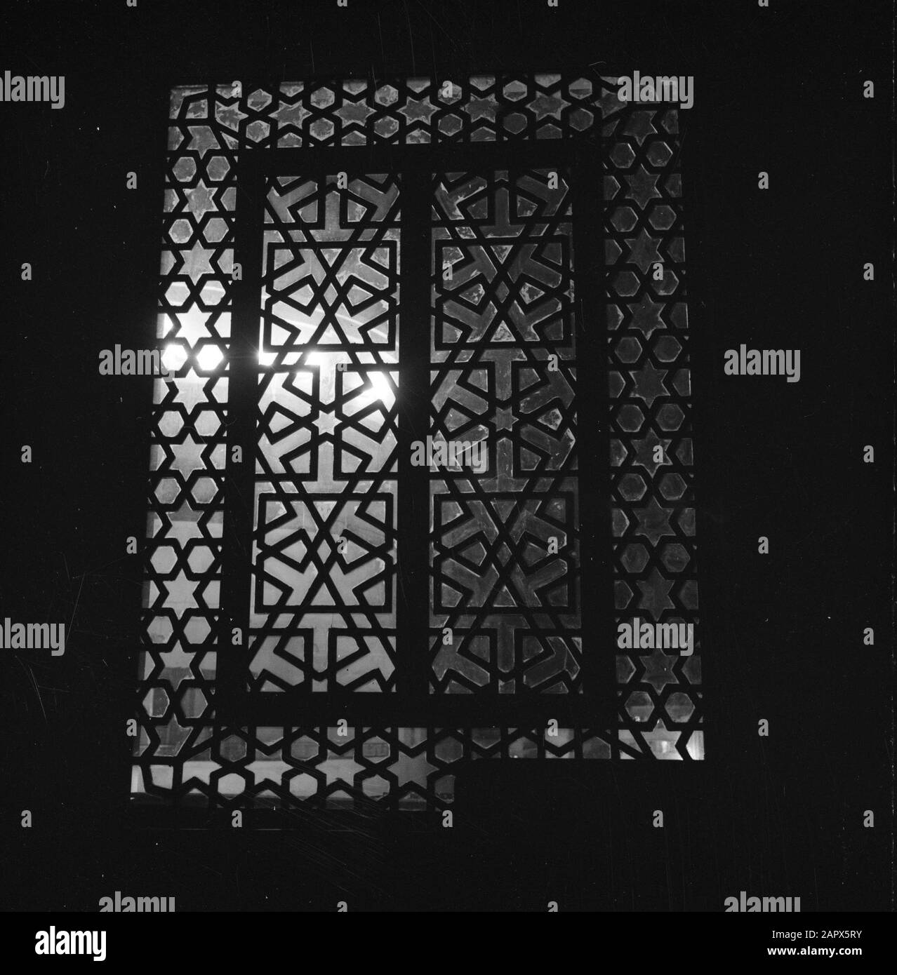 Middle East 1950-1955: Syria  Framework with incident light Date: 1950 Location: Damascus, Syria Keywords: frameworks Stock Photo