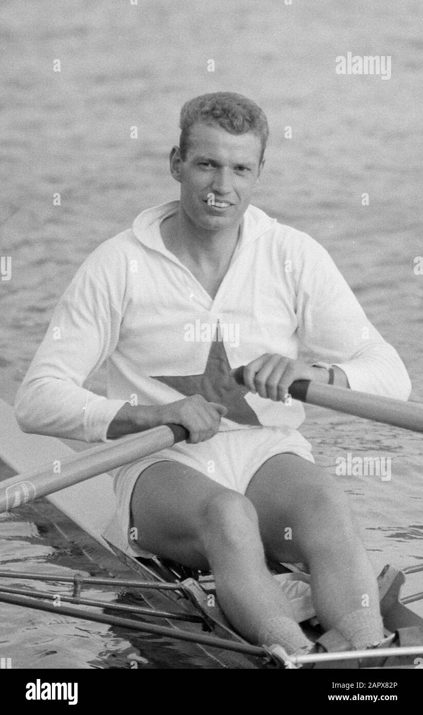 National rowing championships men hi-res stock photography and images ...