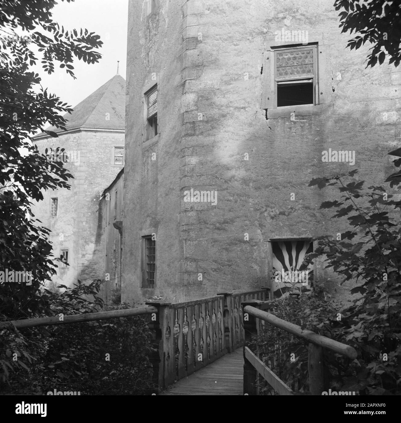Schöntal  tower and walls of Jagsthausen Castle Date: 1954 Location: Baden-Württemberg, Germany, Schöntal (Jagst), West Germany Keywords: castles, walls, towers Stock Photo
