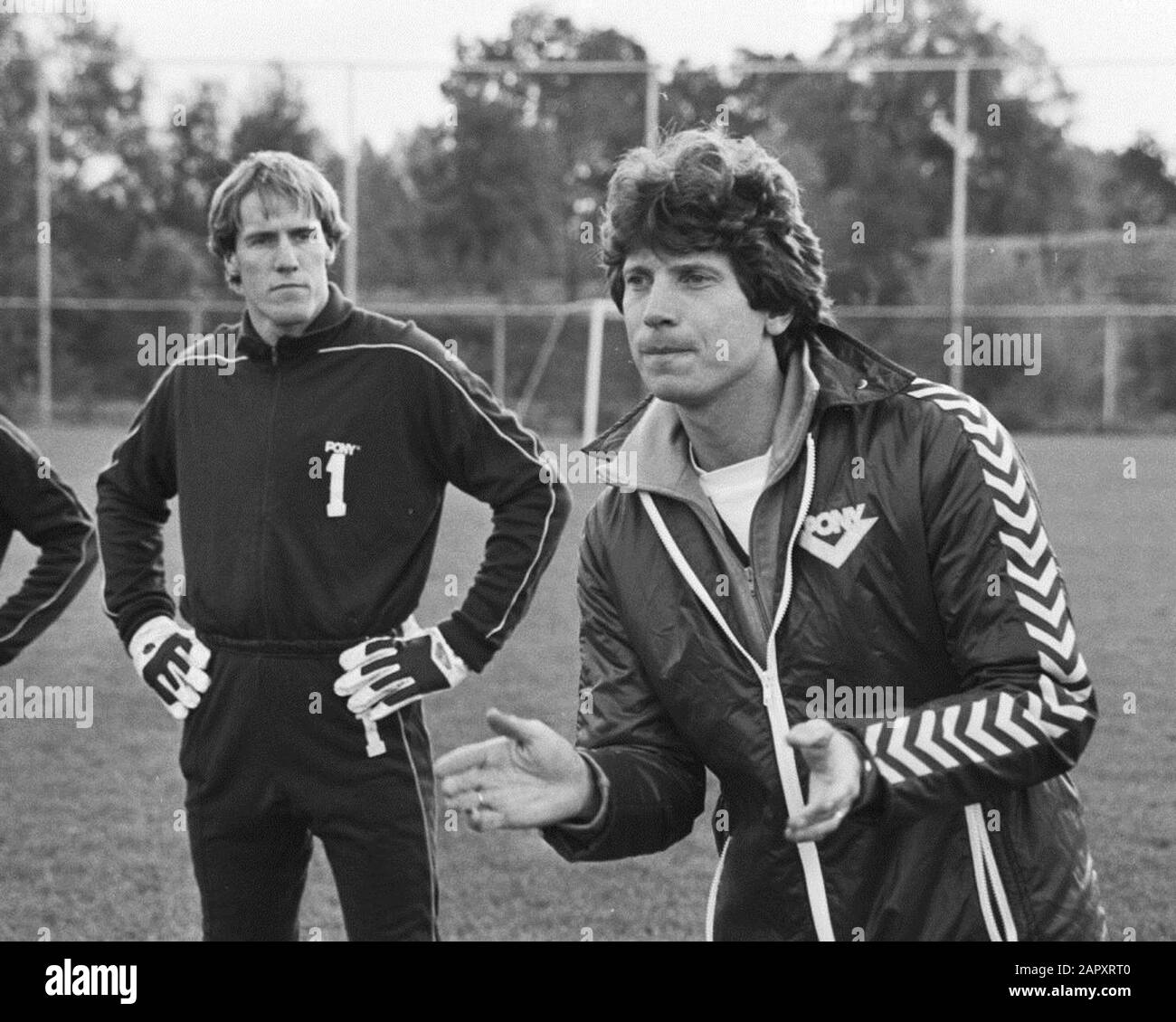 Training FC Utrecht for match Wednesday against Eintracht Frankfurt, coach Utrecht Han Berger with goalkeeper Hans van Breukelen.; Stock Photo
