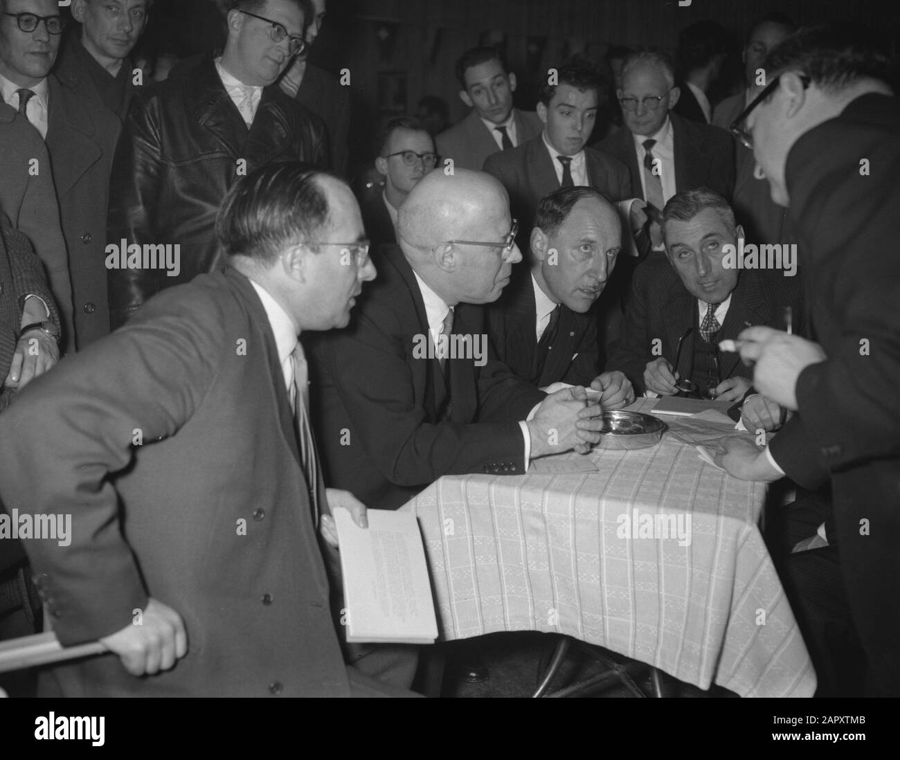 Election meeting of the KVP in the Krasnapolsky v.l.n.r. State Secretary Mr. Hoppener, Minister Luns Prime Minister Beel and Minister Cals Date: March 12, 1959 Stock Photo