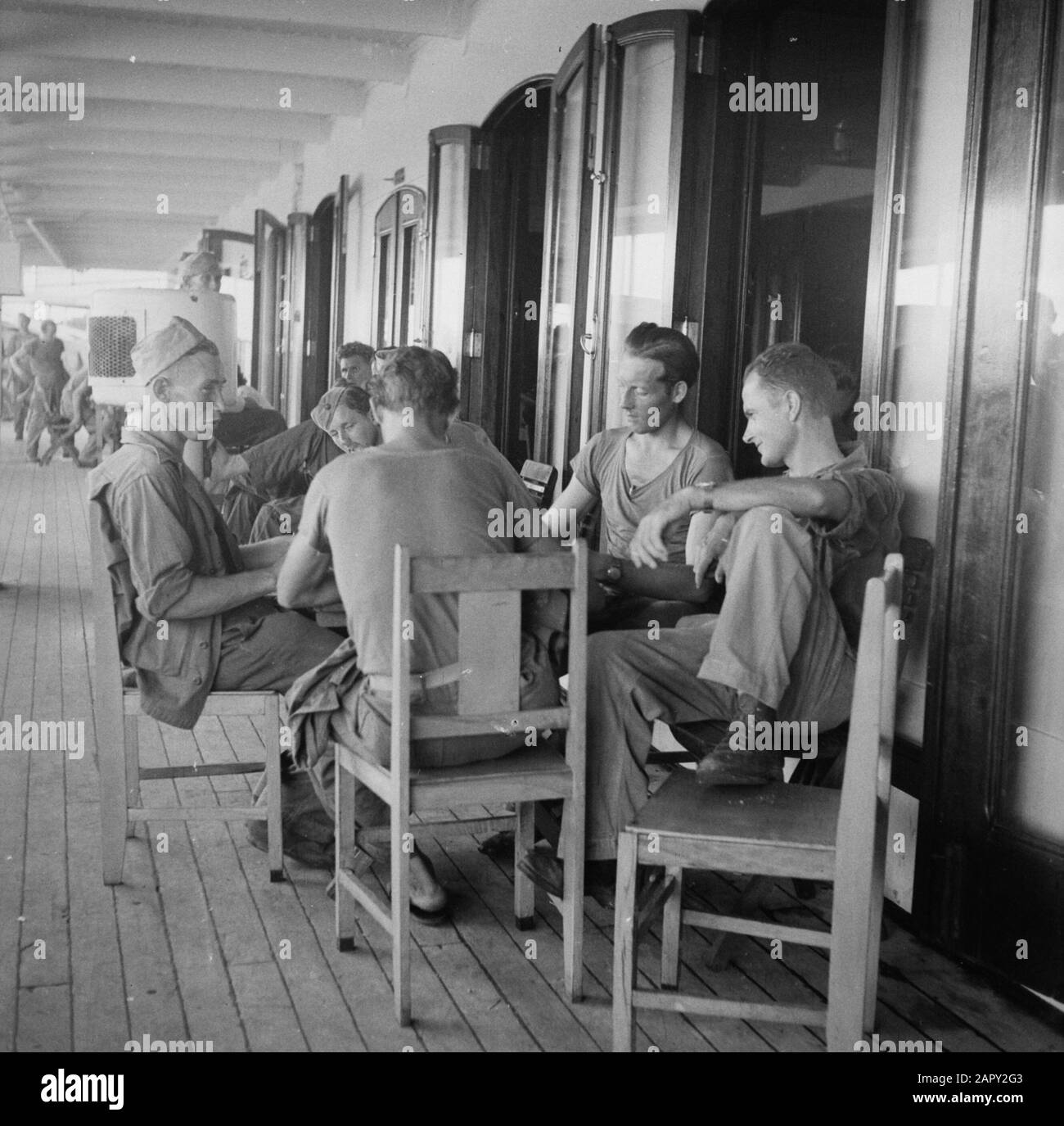 Departure first parts war volunteers of the Royal Army and demobilized KNIL  per SS Johan van Oldenbarnevelt They have become accustomed to travel. A  lot has to be done to get a