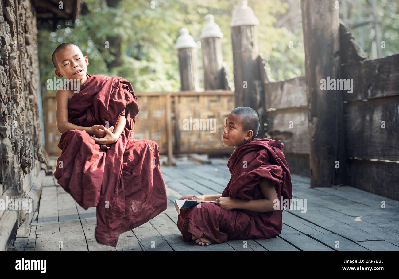 Buddhist monk teaching temple hi-res stock photography and images - Alamy