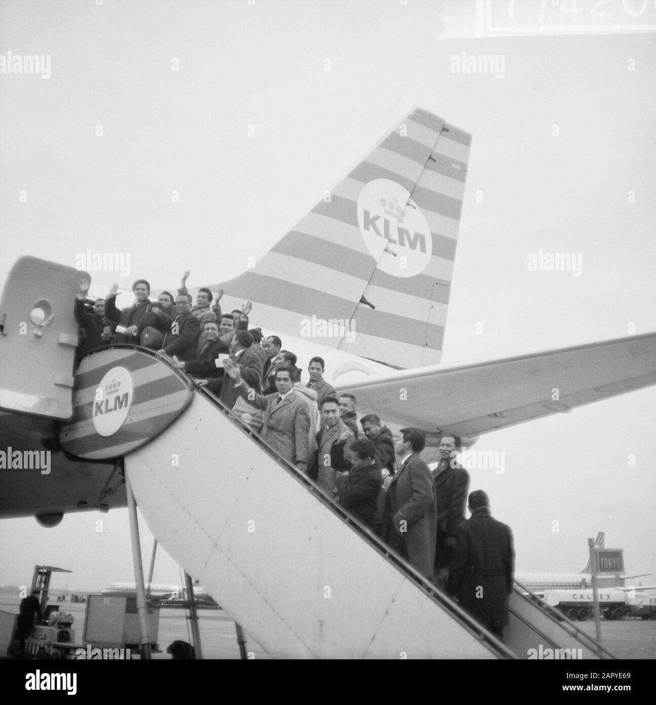 Departure from Schiphol of Filipino sailors Date: 11 February 1965 Location: Noord-Holland, Schiphol Keywords: ZALEDEN, leave Stock Photo
