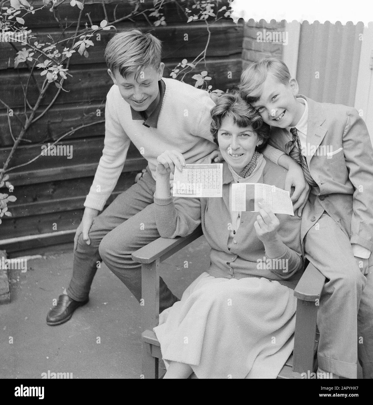 Mrs Vera-Riel Meyer from The Hague wins double football pool Date: 9 May 1960 Location: The Hague, Zuid-Holland Keywords: sport, football pools Stock Photo
