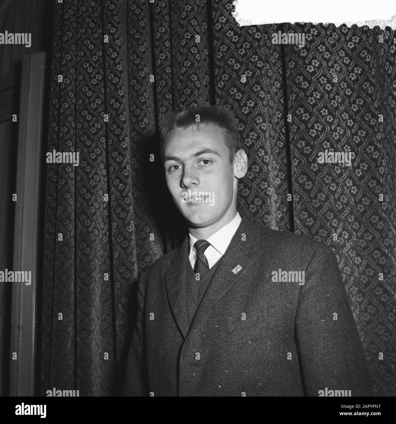 Award medals for the best baseball players, Ruud Zijlstra Date: 19 January 1961 Keywords: baseball, medals, portraits, sports Personal name: Zijlstra Ruud Stock Photo