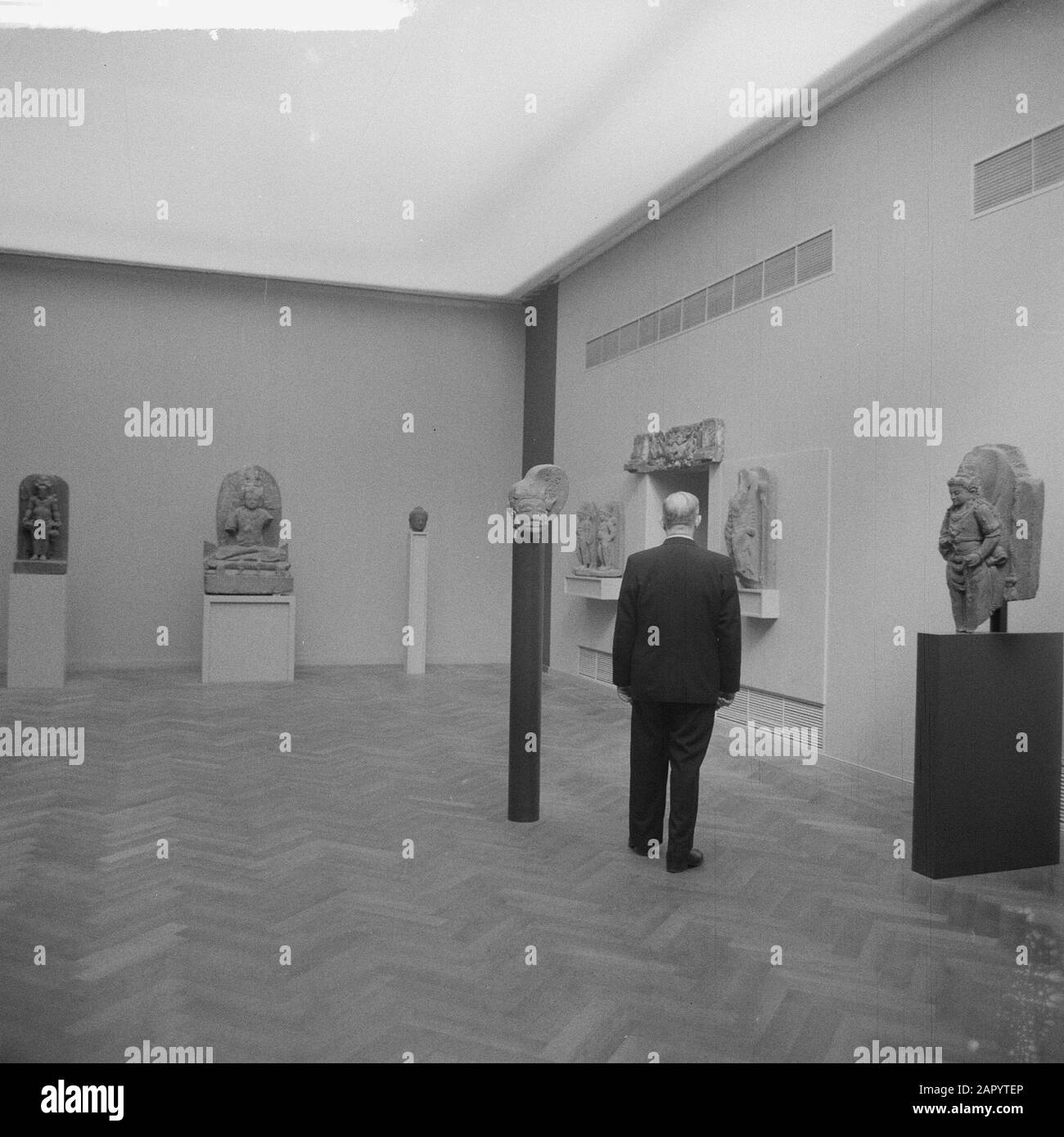 Exhibition asian art hi-res stock photography and images - Alamy